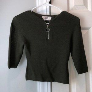Seek the Label Circle Zipper Cropped Half Sleeve Top